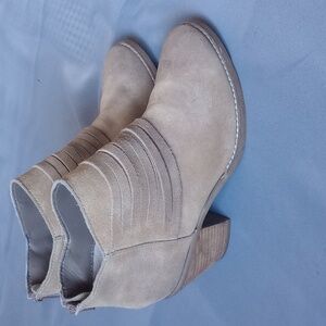 Seychelles Chelsea Boots Women's Size 8 Taupe Suede Leather Stacked Heel Ankle